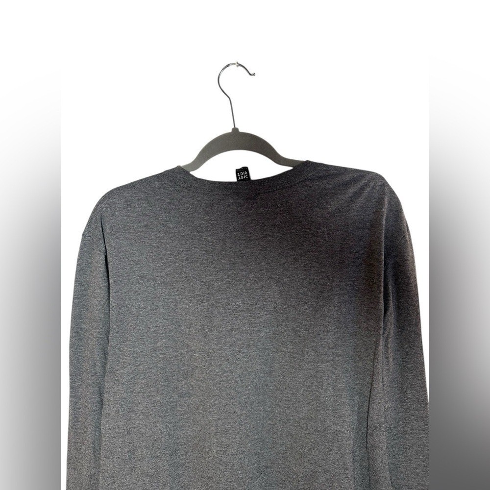District Perfect Tri Long Sleeve “Rest Day” Graphic Tee Gray XL