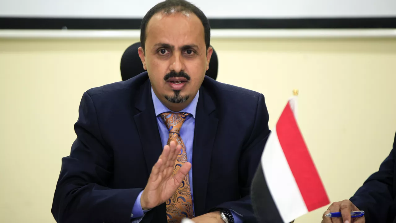 اليمن يتهم إيران بتقديم الدعم لجماعة "أنصار الله" وتعطيل جهود الهدنة والسلام