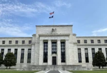 الفيدرالي الأمريكي يرفع أسعار الفائدة الأساسية بمقدار 25 نقطة أساس