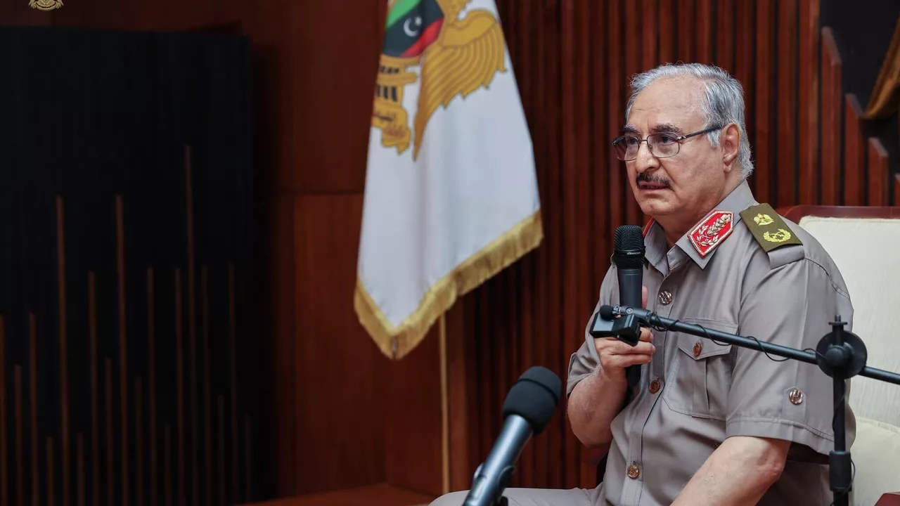 القائد العام للجيش الوطني الليبي، المشير خليفة حفتر