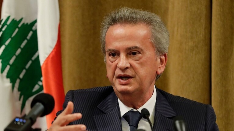 قال مكتب وزير العدل في حكومة تصريف الأعمال اللبنانية هنري خوري، إن القضاء الفرنسي وافق على نقل أصول مجمدة تخص حاكم مصرف لبنان المركزي رياض سلامة ومعاونين له إلى الدولة اللبنانية.