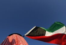 فيديو ينذر بأزمة كبيرة".. ما حقيقة حرق علم الكويت في مصر؟