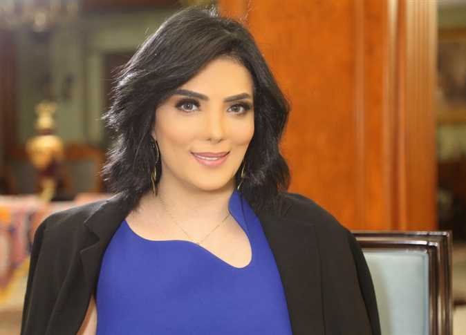 حورية فرغلي تطلب تبني طفلا بعد استئصالها الرحم ودار الرعاية ترفض.. ما القصة؟