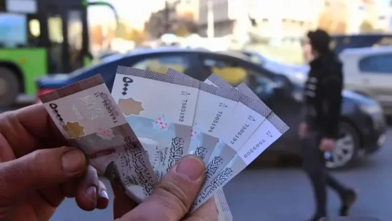 سعر الدولار اليوم في سوريا الاثنين 17 يوليو 2023.. استمرار تدهور الليرة