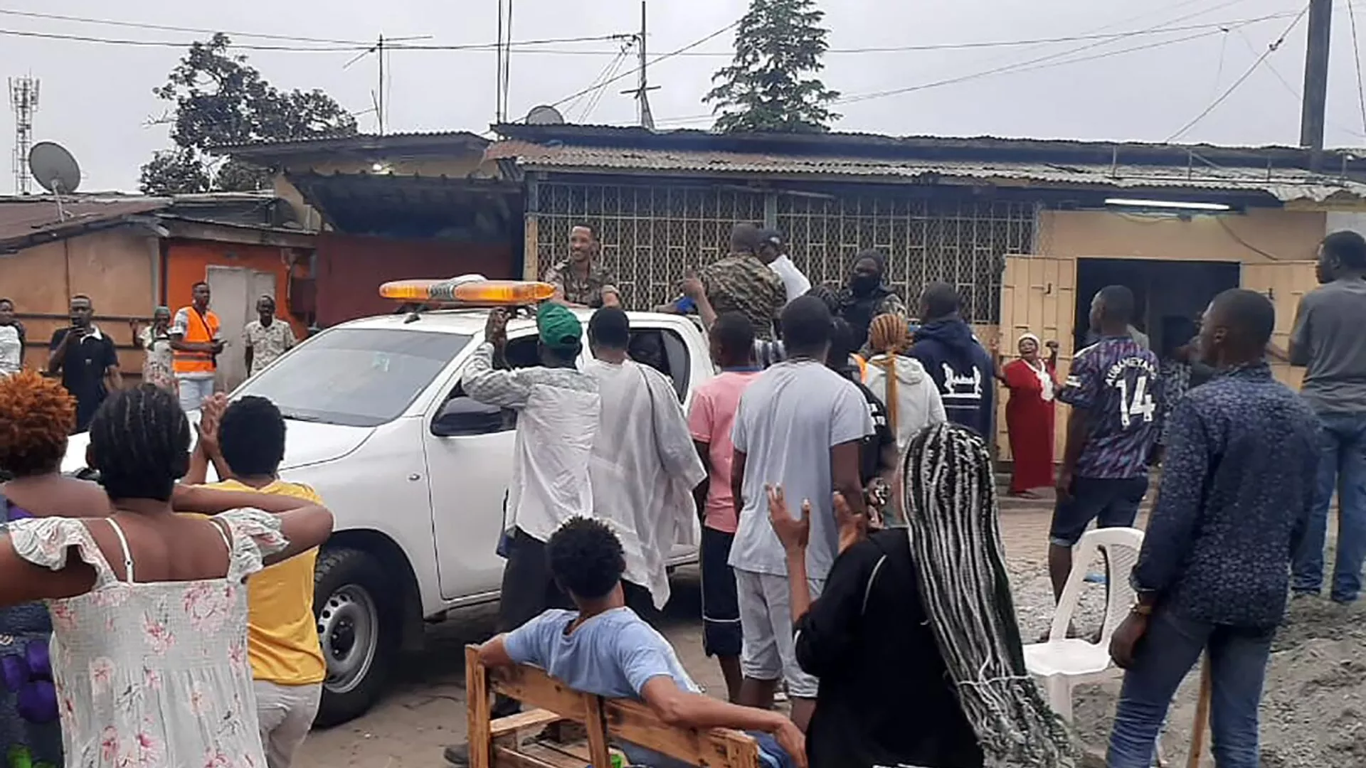 الانقلابيون في الغابون يعينون رئيسا للفترة الانتقالية