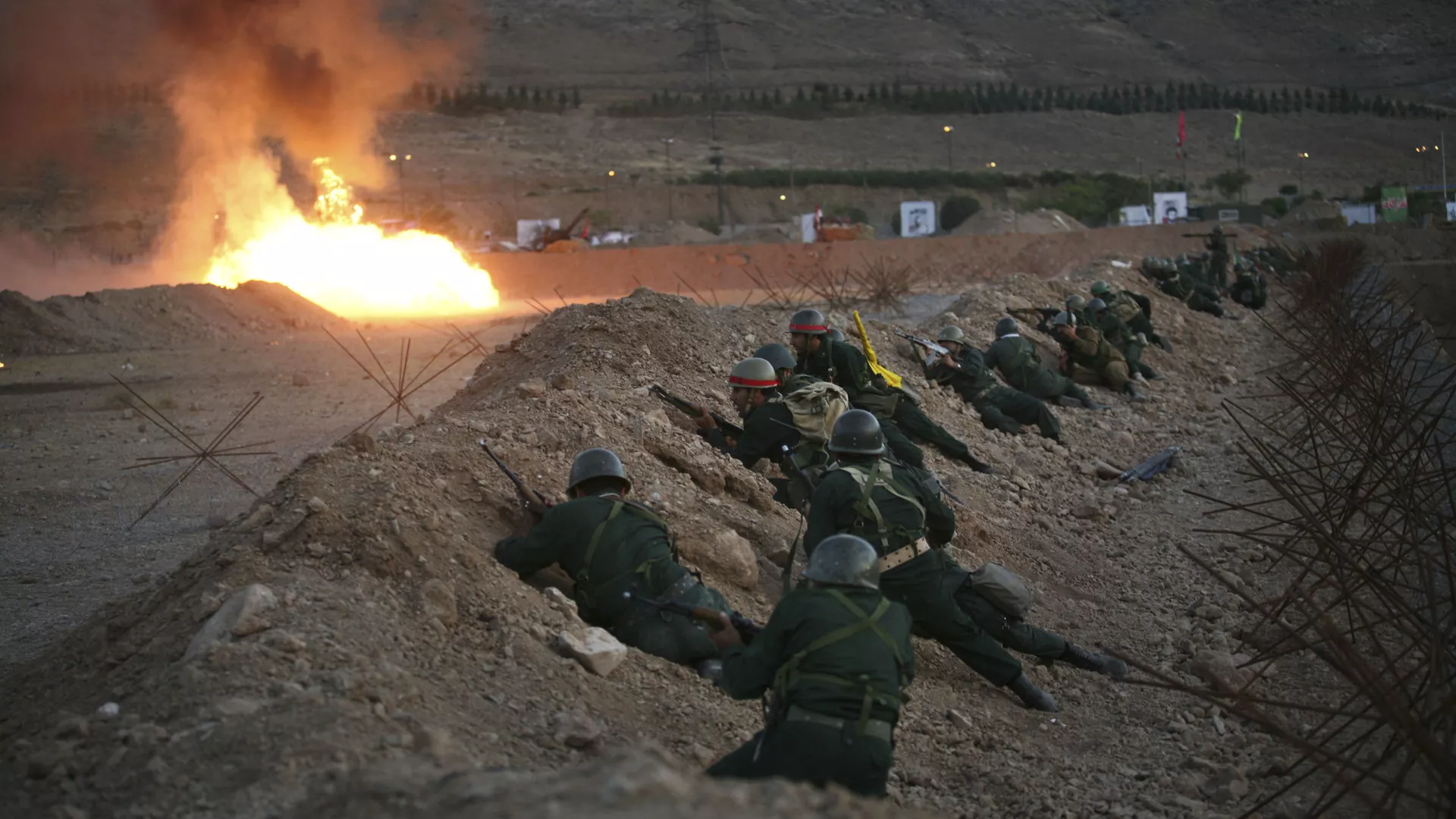 إيران... مجهولون يطلقون النار بشكل عشوائي على ضباط الحرس الثوري الإيراني