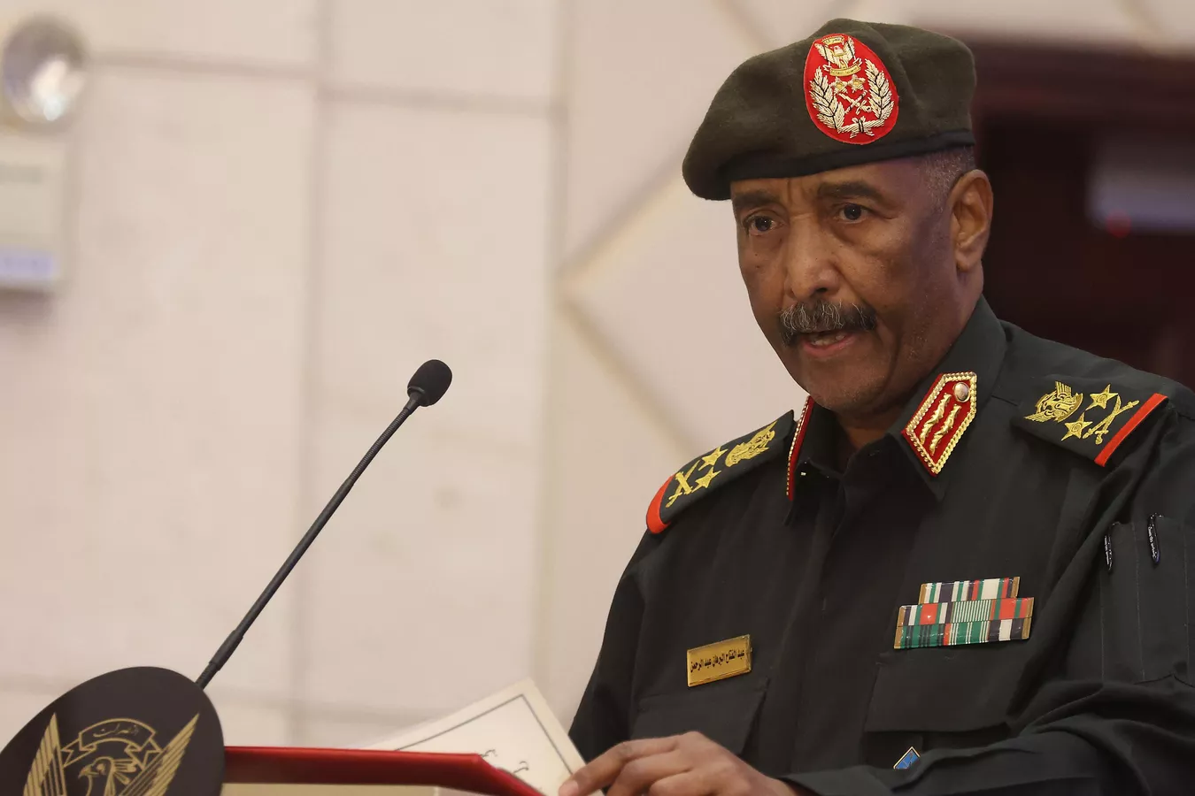 أكد رئيس مجلس السيادة السوداني، الفريق أول عبد الفتاح البرهان، اليوم السبت، أنه لا يرفض السلام والدليل على ذلك قبوله بالعديد من المبادرات بما فيها منبر جدة".