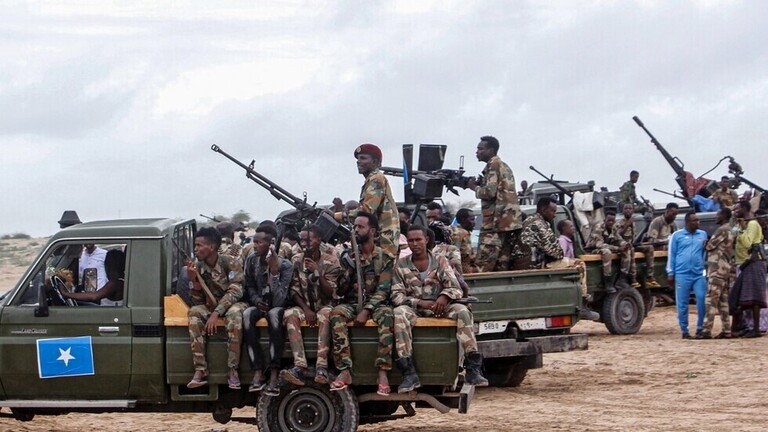 رئيس الصومال يؤكد عزم بلاده "على ملاحقة الإرهاب شبرا بشبر"