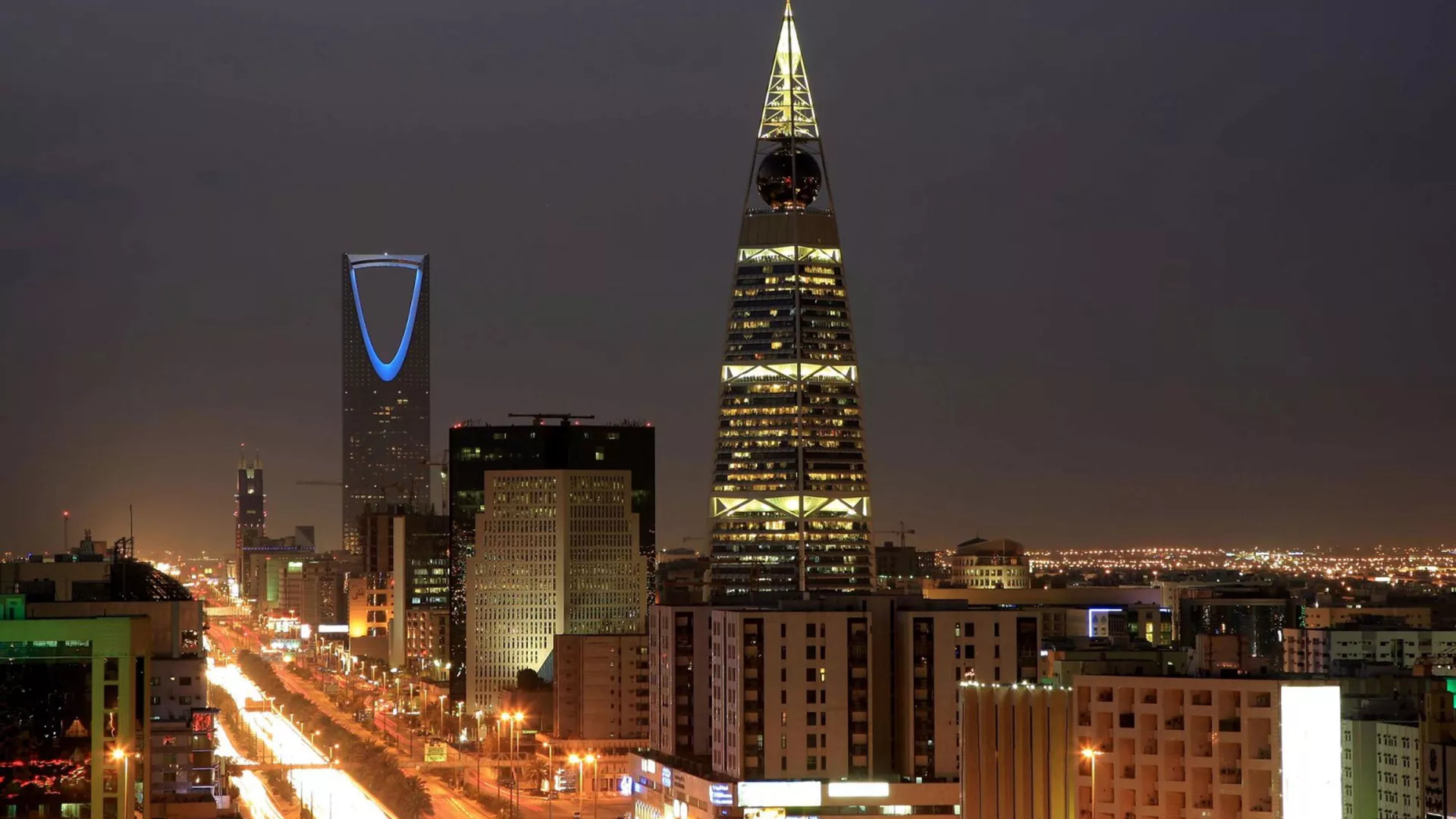 السعودية تعلن إتاحة تأشيرة الزيارة "إلكترونيا" لمواطني 6 دول جديدة