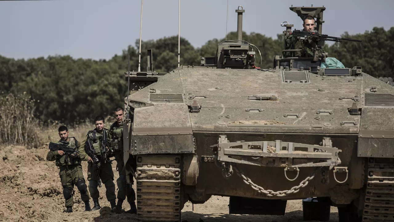 الجيش الإسرائيلي يعلن إصابة جنديين خلال اشتباكات في قطاع غزة