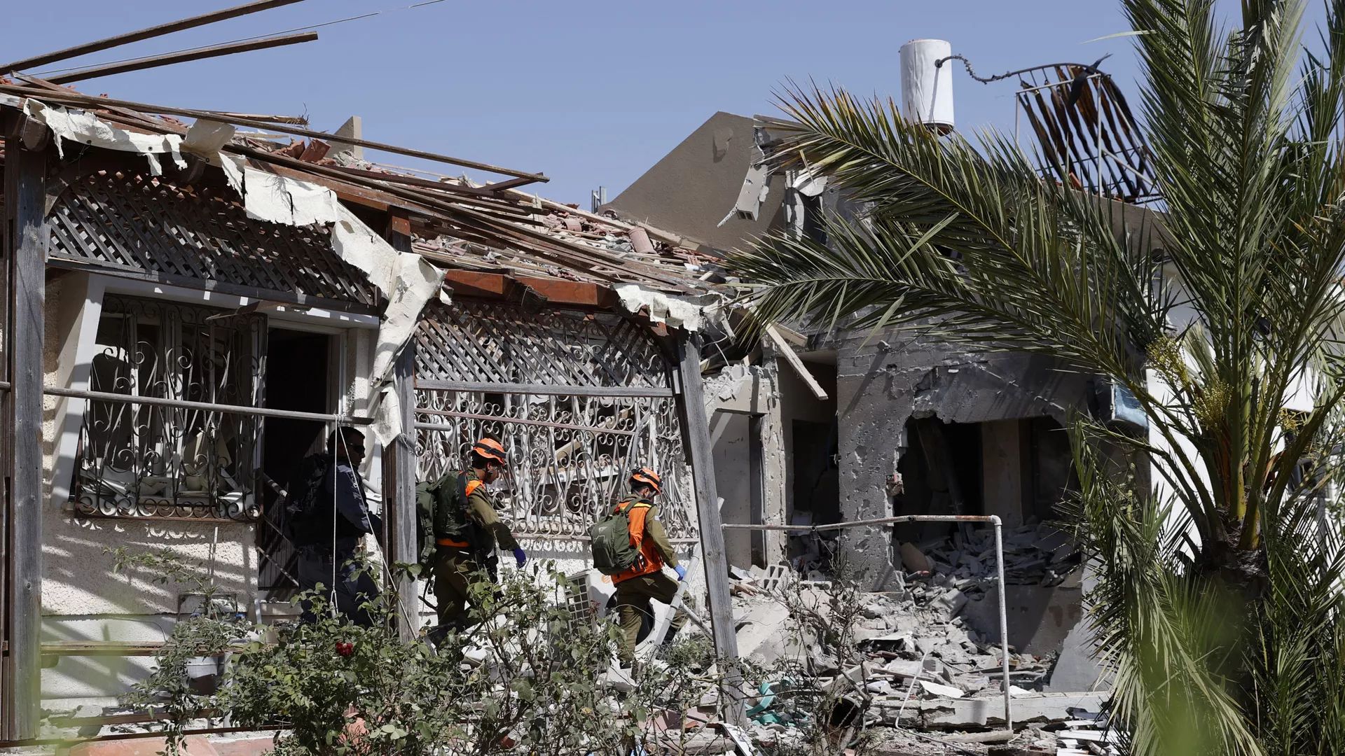 إعلام: خطة إسرائيلية لإقامة "مدينة خيام" في إيلات على البحر الأحمر لاستيعاب مستوطني غلاف غزة