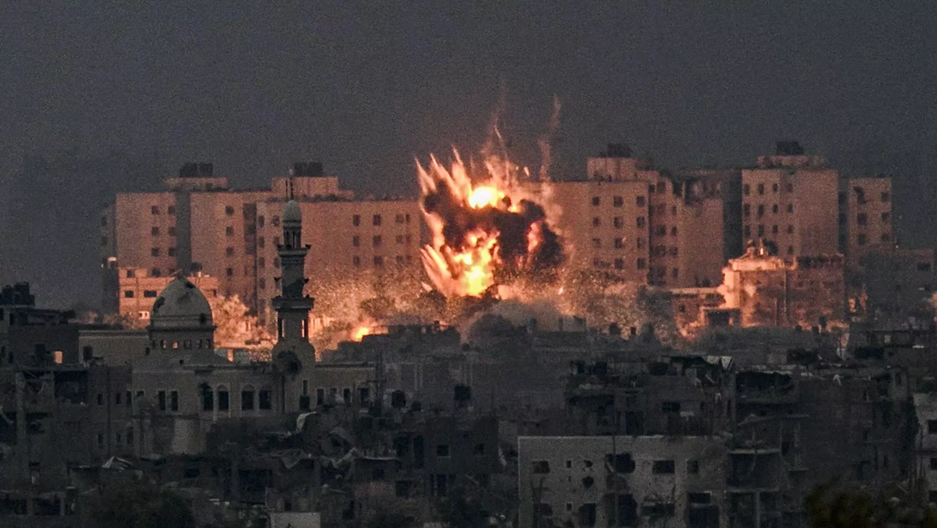صحة غزة تعلن ارتفاع عدد شهداء في القطاع إلى أكثر من 7 آلاف شخص