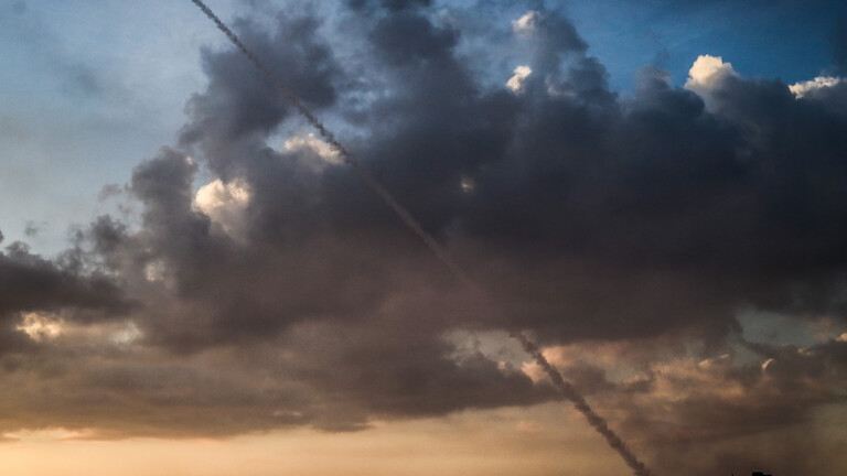 مشاهد توثق قصفا إسرائيليا عنيفا عند مربع الشيخ زايد شمال قطاع غزة