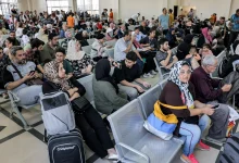 توافد العشرات من حملة الجوازات الأجنبية إلى معبر رفح تمهيدا لدخول مصر