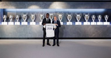 ريال مدريد يمدد رسميا عقد كامافينجا حتى عام 2029