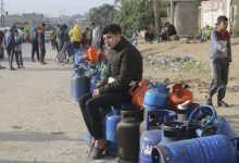 مسؤول: مصر تكثف اتصالاتها مع الجانبين الإسرائيلي والفلسطيني لإطلاق المزيد من الأسرى والرهائن