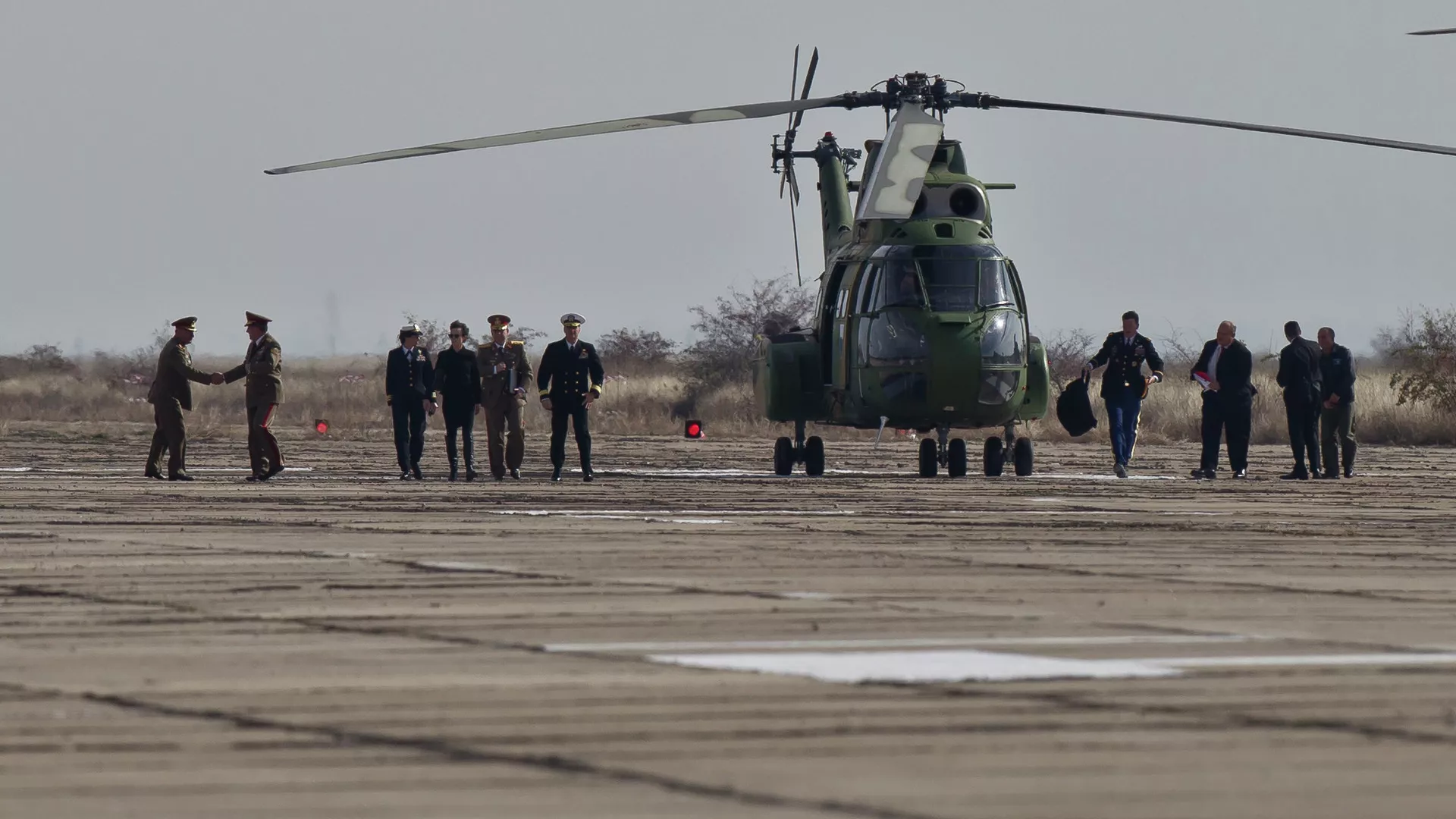 هجوم صاروخي يستهدف قاعدة أمريكية لاشرعية شمال شرقي سوريا خلال تدريبات تجريها