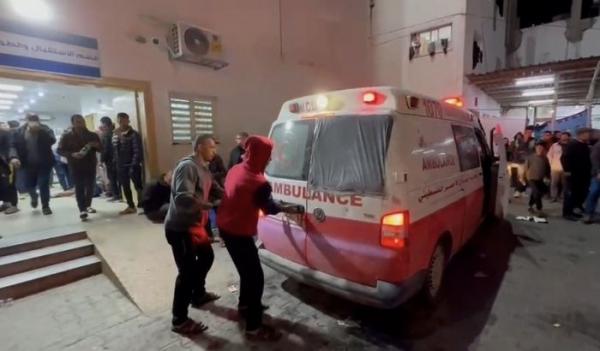 شهداء وجرحى في استهداف إسرائيلي لبوابة مستشفى "كمال عدوان" شمالي قطاع غزة