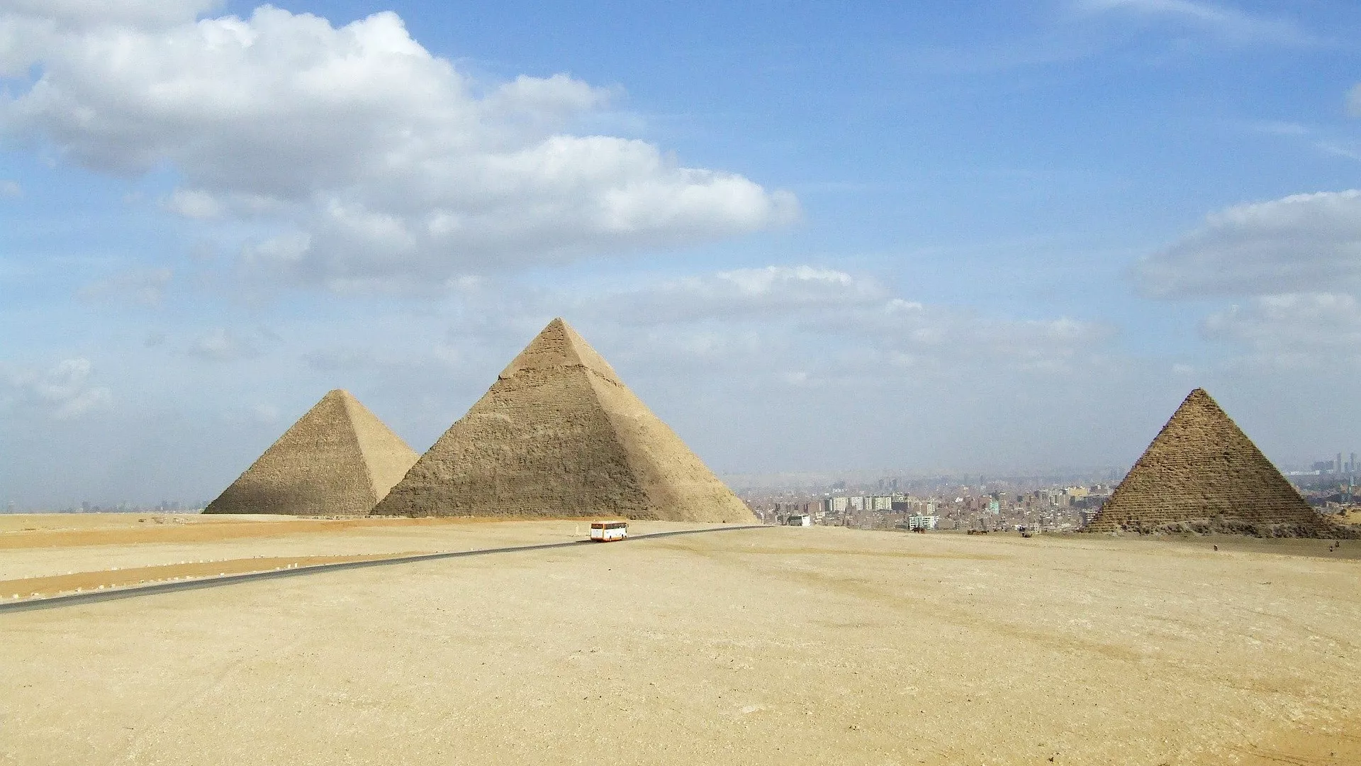 مصر تعلن اعتزامها تغليف الهرم الثالث بالجرانيت
