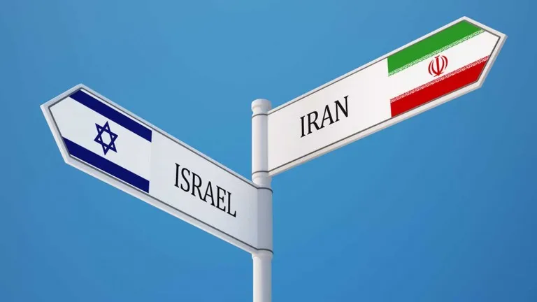 مسؤول أمريكي يدعو إسرائيل لتدمير برنامج الأسلحة النووي الإيراني ردا على هجومها
