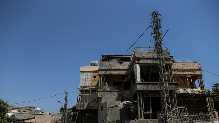 "فاينانشال تايمز": قنابل الفسفور الإسرائيلية جعلت المنطقة الحدودية في لبنان غير صالحة للسكن