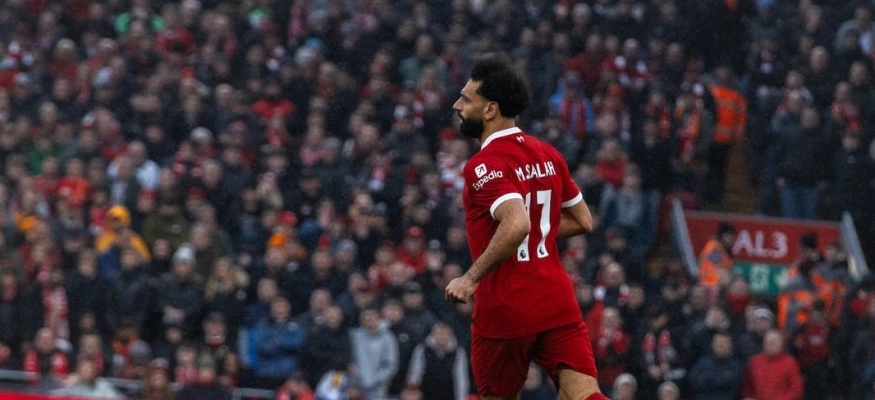 محمد صلاح على رأس 10 نجوم تنتهي عقودهم في صيف 2025