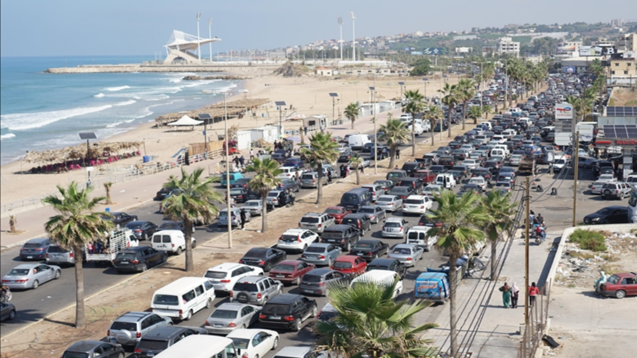 صيدا، آلاف اللبنانيين ينزحون من جنوب لبنان / وسائل إعلام