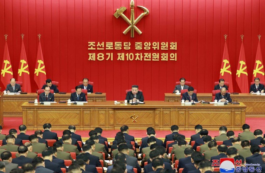 الزعيم الكوري الشمالي كيم جونغ خلال اجتماعا رئيسيا للحزب الحاكم في البلاد، أرشيف / Legion-Media