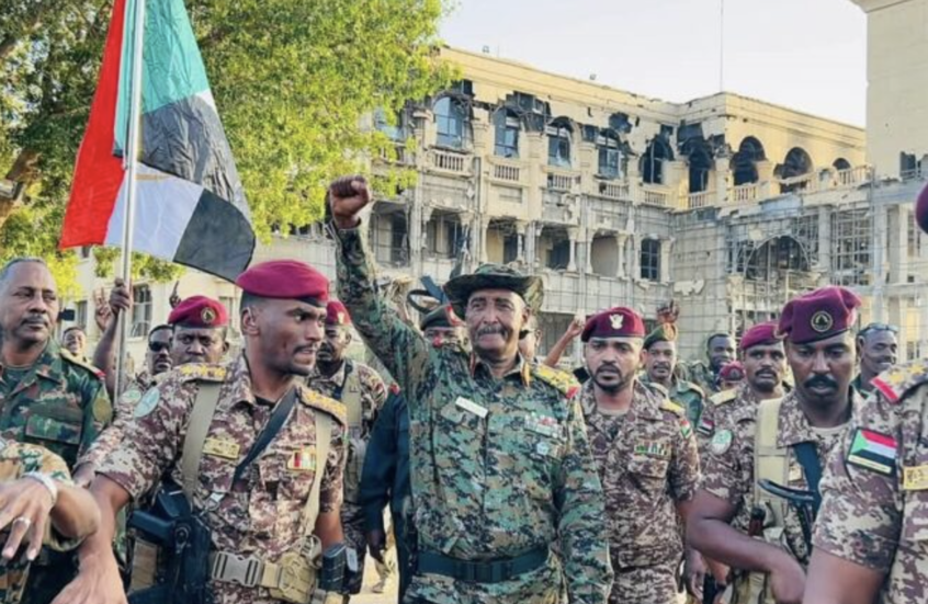 البرهان يصدر قرارا بإخلاء الخرطوم من المسلحين خلال أسبوعين وتشكيل لجنة لتهيئة عودة المواطنين