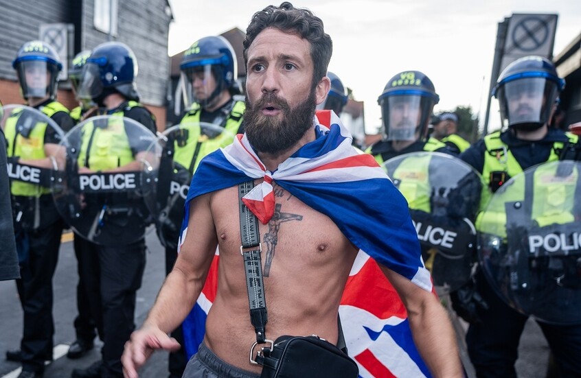 بريطانيا.. تواصل الاحتجاجات المناهضة للهجرة في بريطانيا ومواجهات عنيفة مع الشرطة / Globallookpress