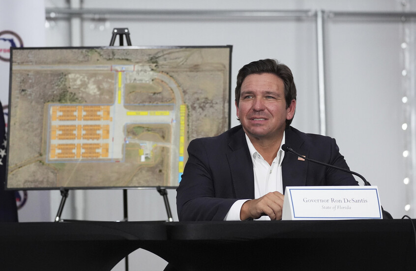 حاكم ولاية فلوريدا الأمريكية رون دي سانتيس / AP