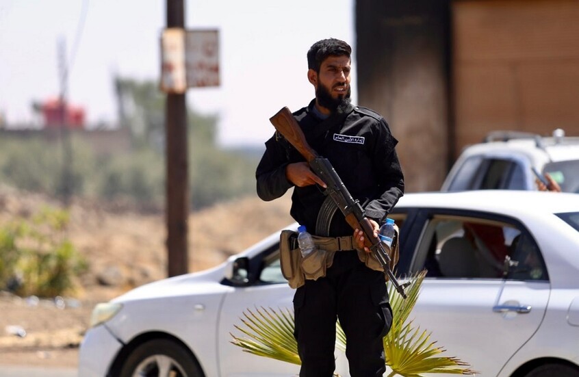 بدء انتشار قوات الأمن والداخلية السورية في ريف محافظة السويداء - 19 يوليو 2025.