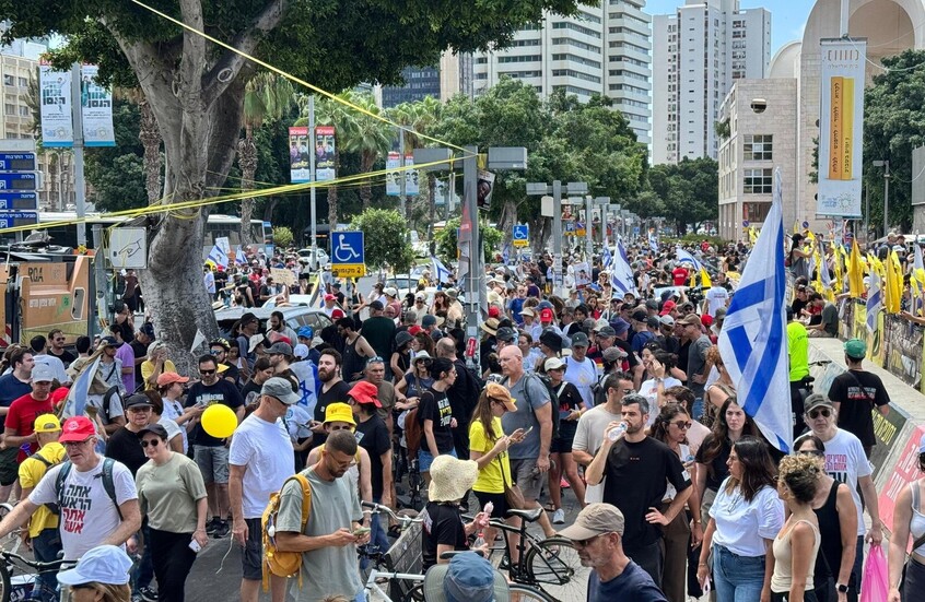 احتجاجات في إسرائيل لمطالبة الحكومة بالتوصل لصفقة لوقف الحرب