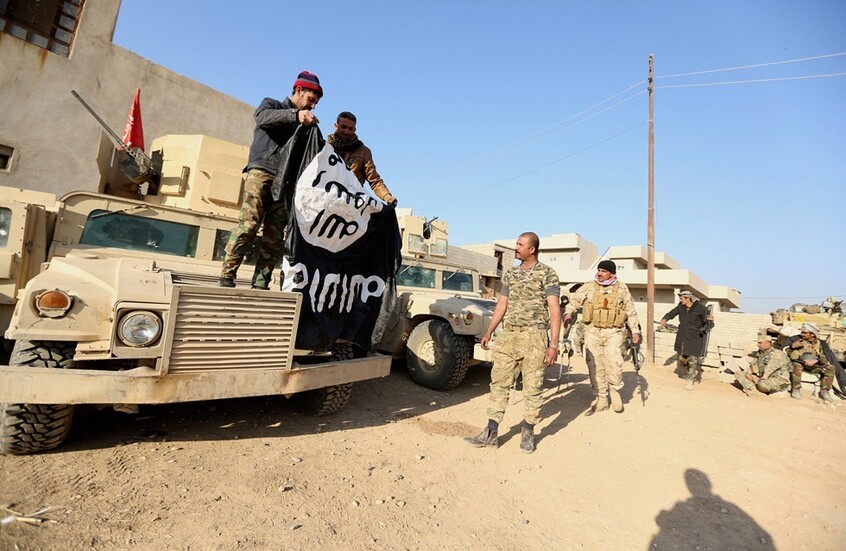 الجيش العراقي يرد على تحذيرات أمريكية من توسع أنشطة "داعش" / AP