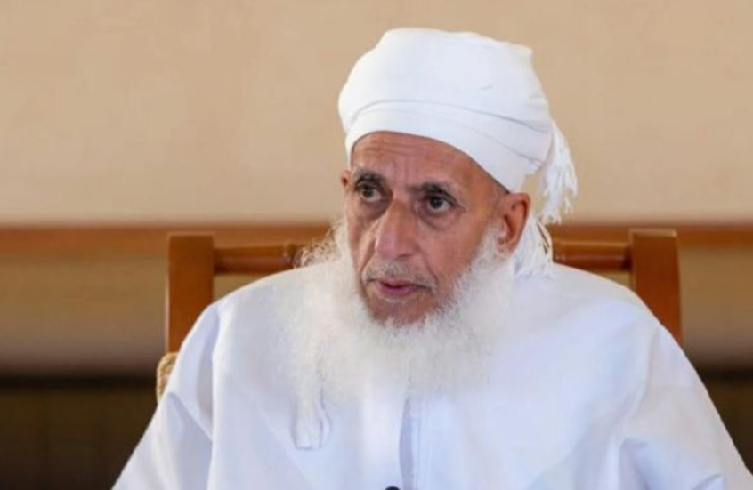 مفتي سلطنة عمان الشيخ أحمد بن حمد الخليلي / RT