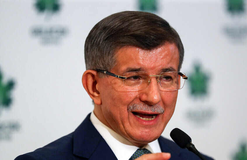 زعيم حزب المستقبل في تركيا أحمد داود أوغلو / AFP