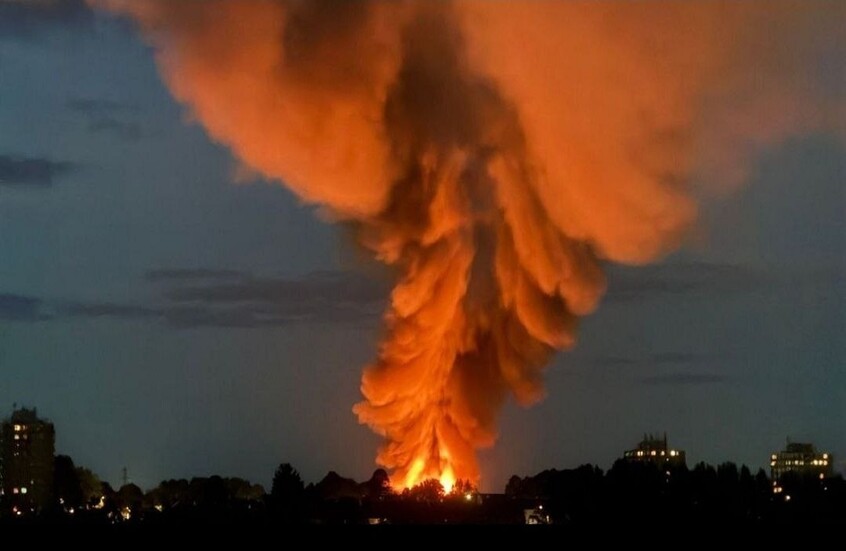 انفجار هائل وإخلاء أحياء مجاورة للمنطقة الصناعية بمدينة سويندون / منصة إكس