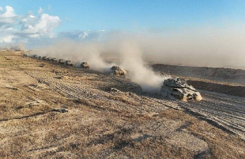 لقطات توثق بدء انسحاب الجيش الإسرائيلي من غزة