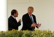 السيسي وترامب خلال جولة في أروقة البيت الأبيض