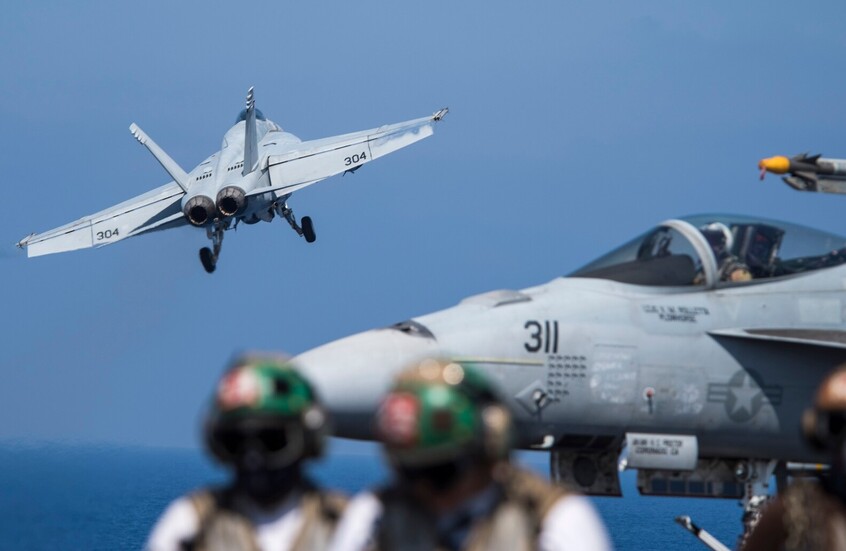 مقاتلات تابعة للتحالف الدولي / - navy.mil / RT