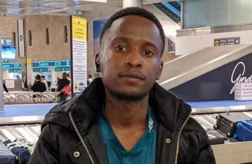 الطالب التنزاني جوشوا لوليتو موليل