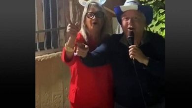 سيجاليت يونا مع وزير التعاون الإقليمي ديفيد أمسالم، في 17 سبتمبر 2025.