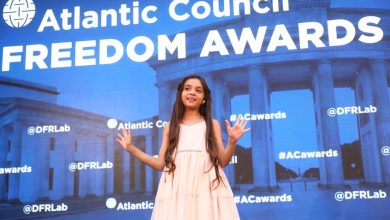 "أيقونة حلب".. الطفلة السورية بانة العبد مرشحة لجائزة السلام الدولية / RT