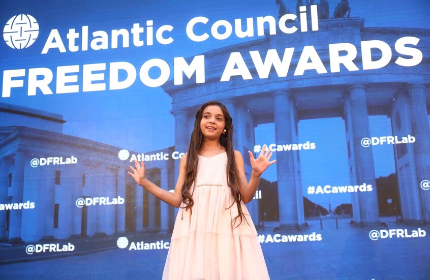 "أيقونة حلب".. الطفلة السورية بانة العبد مرشحة لجائزة السلام الدولية / RT