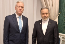 وزير الخارجية الإيراني عباس عراقجي (يمين)، ونظيره اللبناني يوسف رجي (يسار). / x.com/mofalebanon1 / RT