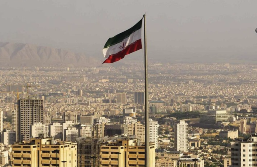 طهران ثالث أكثر مدن العالم تلوثا اليوم ومؤشر جودة الهواء يقفز إلى 196