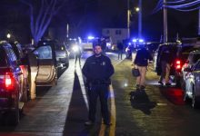 نيوهامبشر 18 ديسمبر 2025 - ضباط إنفاذ القانون خارج منشأة تخزين حيث عُثر على جثة مطلق النار في جامعة براون ومعهد ماساتشوستس / AP