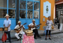 من تقاليد الغناء والموسيقى الشعبية في هافانا - كويا. / Globallookpress