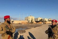 عناصر من الشرطة العسكرية السورية تؤمن محيط سجن الأقطان في الرقة / الإخبارية السورية