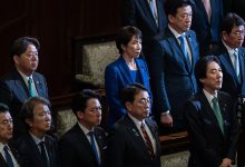 رئيسة وزراء اليابان سناي تاكايتشي، خلال جلسة حل البرلمان. / Gettyimages.ru